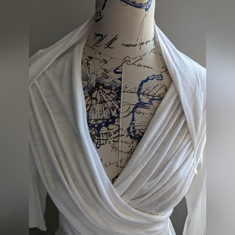 Jason Maxwell White Top V neckline with 3/4 sleeve